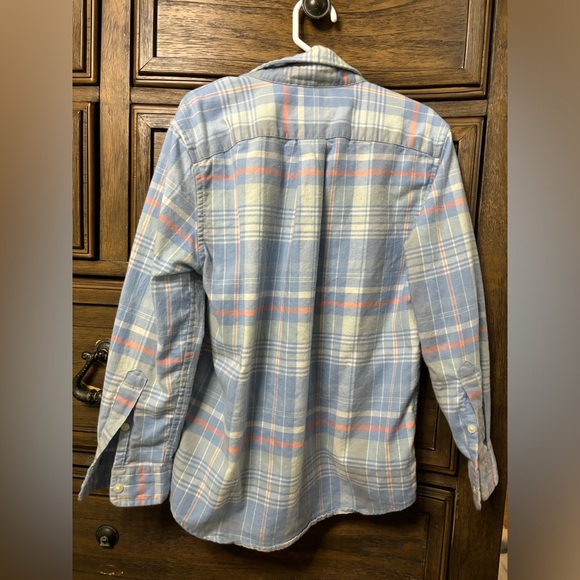 Vineyard Vines button down shirt - Picture 3 of 4